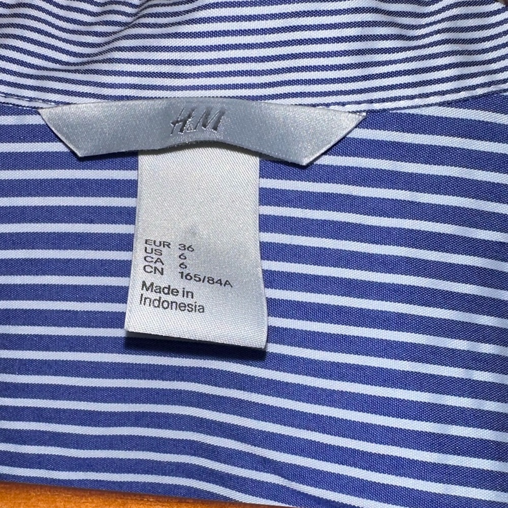 H&M Button Down Top Size 6 - Picture 3 of 7